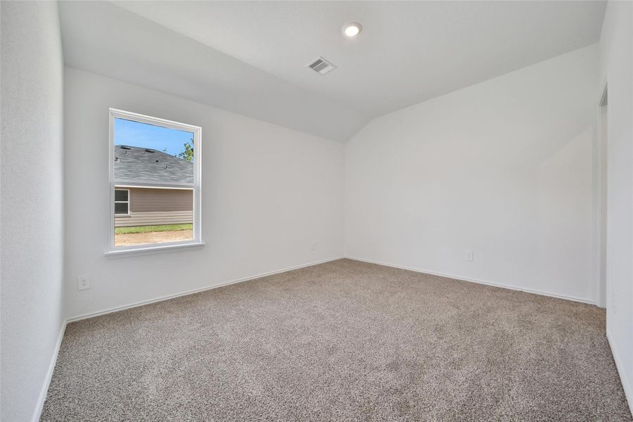 Spacious, unfurnished interior of a new home in Williams Reserve East, Conroe (Image 27).