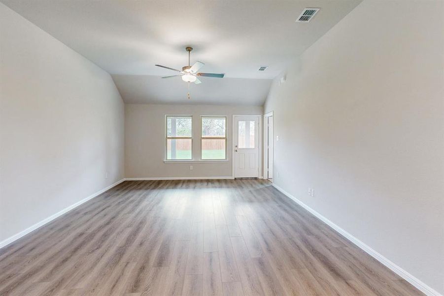 Spacious, unfurnished interior of a new home in Kings Way, Denton (Image 26).