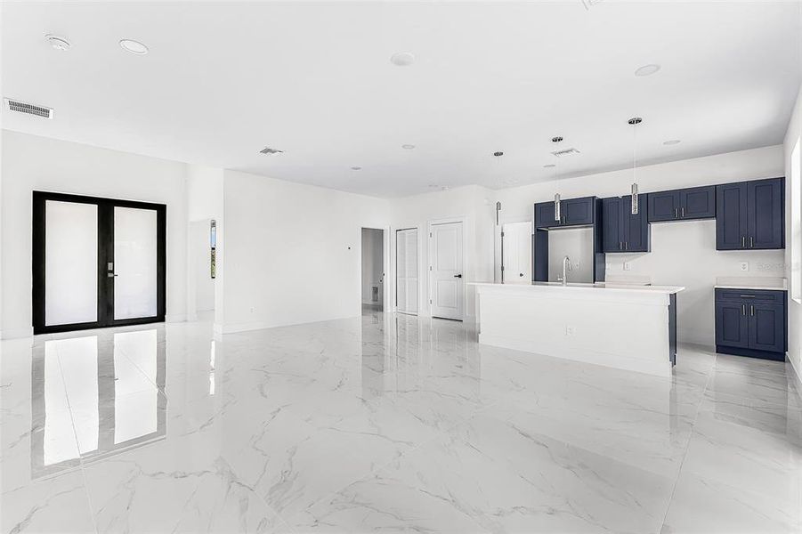Spacious, unfurnished interior of a new home in , Lehigh Acres (Image 19).