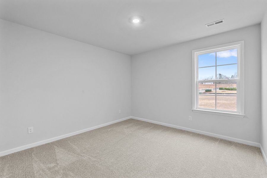 Spacious, unfurnished interior of a new home in Fieldstone, Lexington (Image 44).