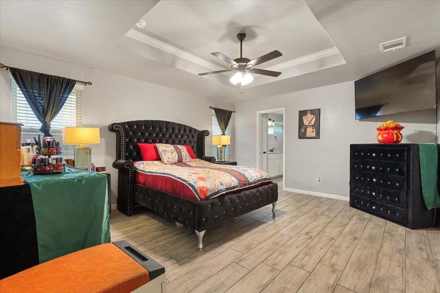 Furnished interior view inside a new home in , Killeen (Image 17).