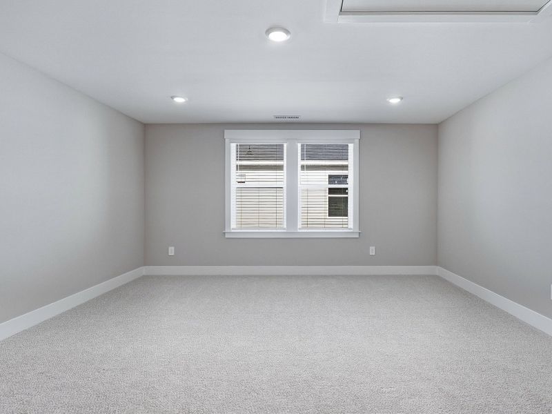 Spacious, unfurnished interior of a new home in Watkins Glen, Raleigh (Image 16).