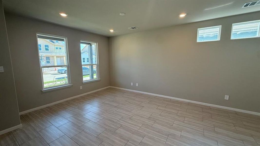 Spacious, unfurnished interior of a new home in Orchard Village, Fort Worth (Image 8). Spacious, unfurnished interior of a new home in Orchard Village, Fort Worth (Image 8).