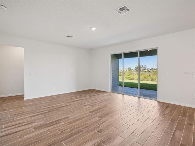 Spacious, unfurnished interior of a new home in Two Rivers - Signature Series, Zephyrhills (Image 47).