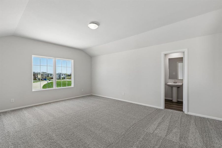 Spacious, unfurnished interior of a new home in Bellagio, Forney (Image 10).