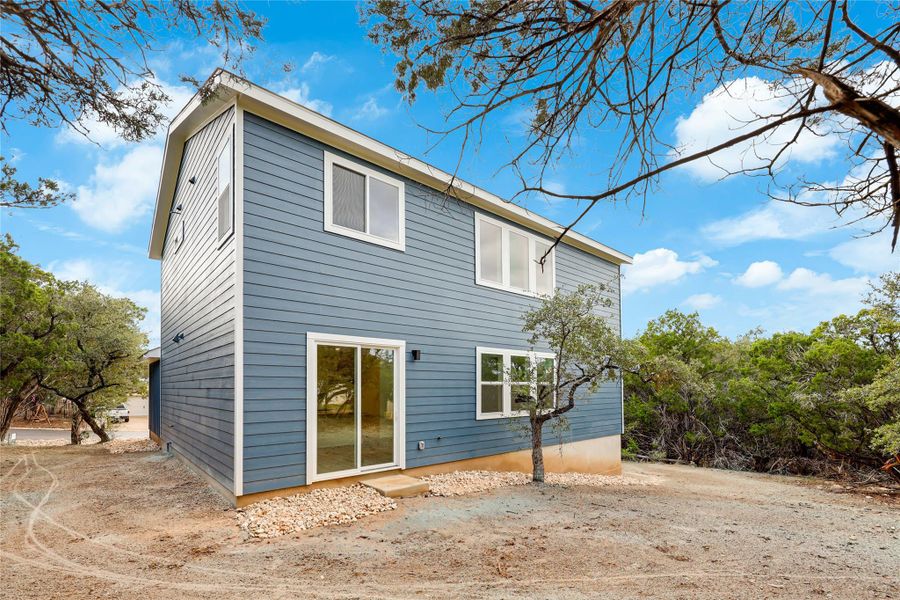 Great sized yard- ready for action!