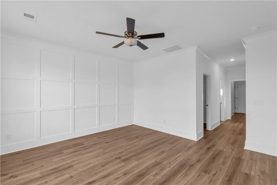 Spacious, unfurnished interior of a new home in Cross Creek Golf Club, Seneca (Image 24).