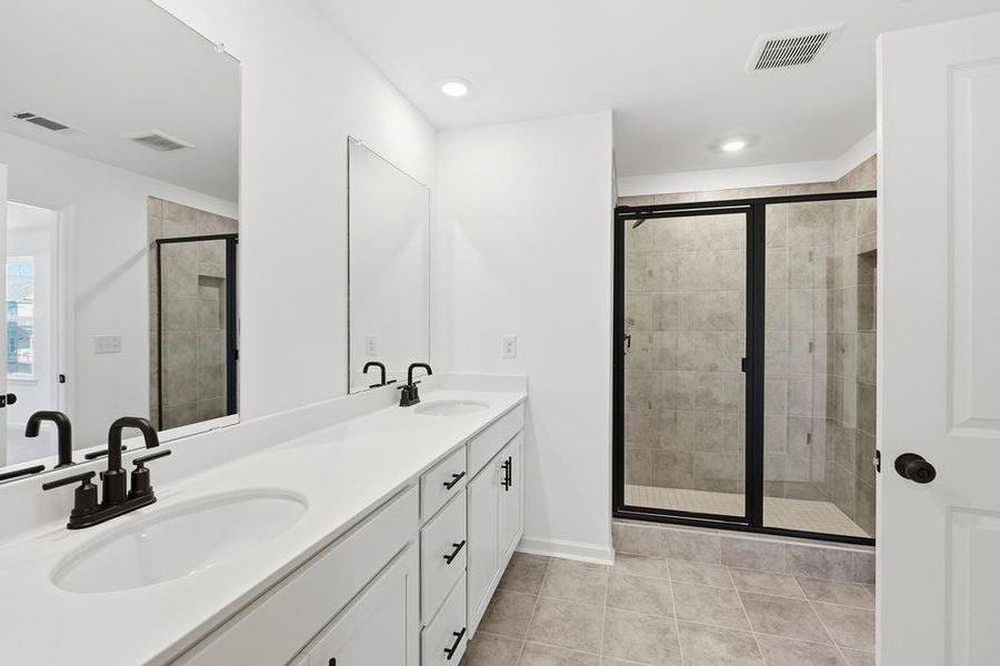 Furnished interior view inside a new home in Auburn Glen, Dacula (Image 7).