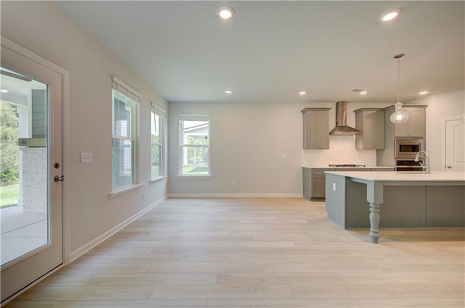 Spacious, unfurnished interior of a new home in Northcroft, Loganville (Image 20).