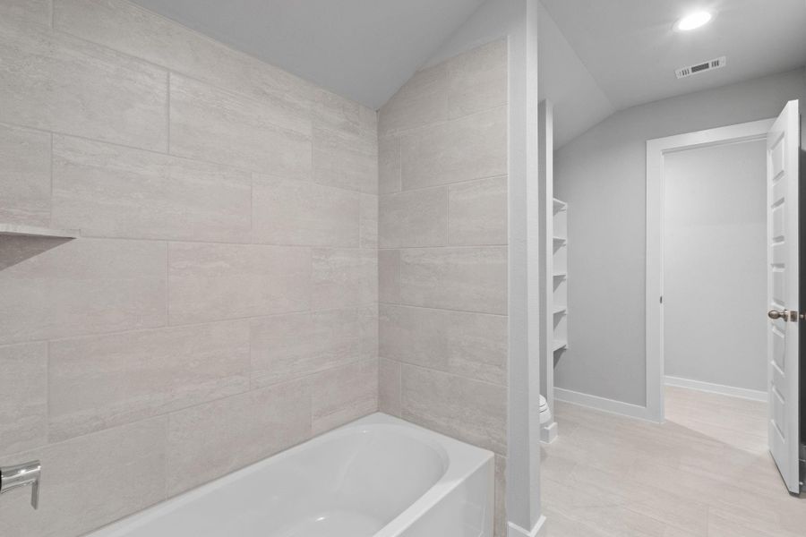 Furnished interior view inside a new home in Huntington Place, Rosharon (Image 8). Furnished interior view inside a new home in Huntington Place, Rosharon (Image 8).