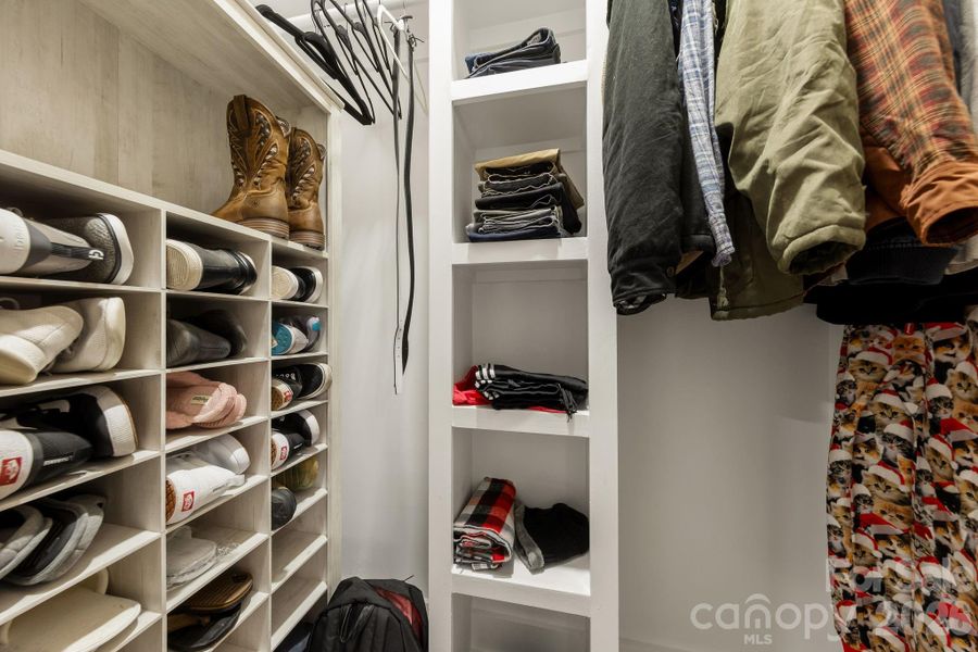 Close-up of interior finishes inside a home in , Bessemer City (Image 20).