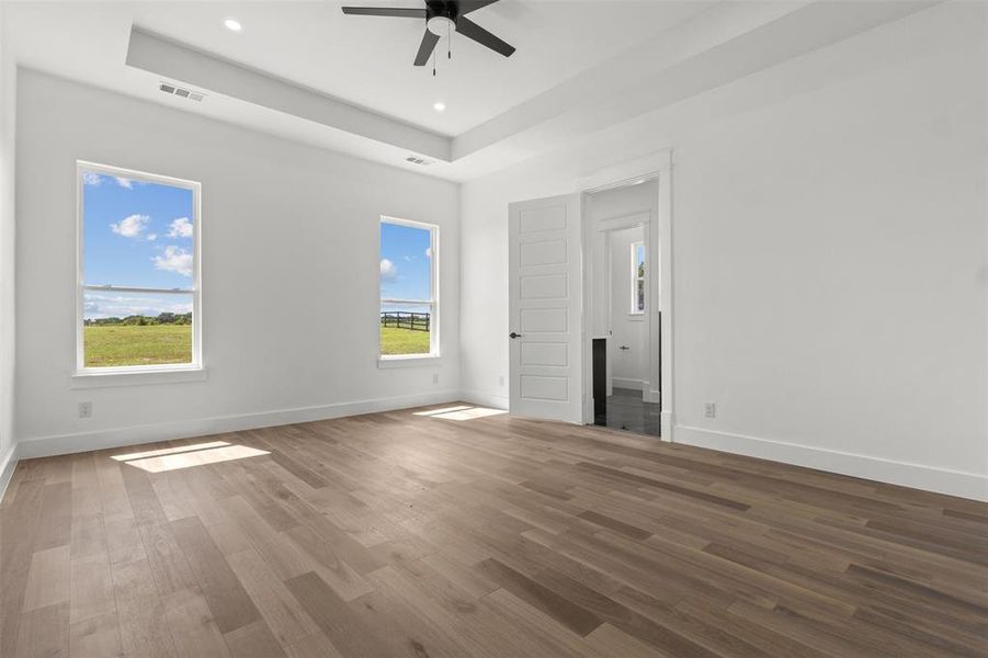 Spacious, unfurnished interior of a new home in , Greenville (Image 20).