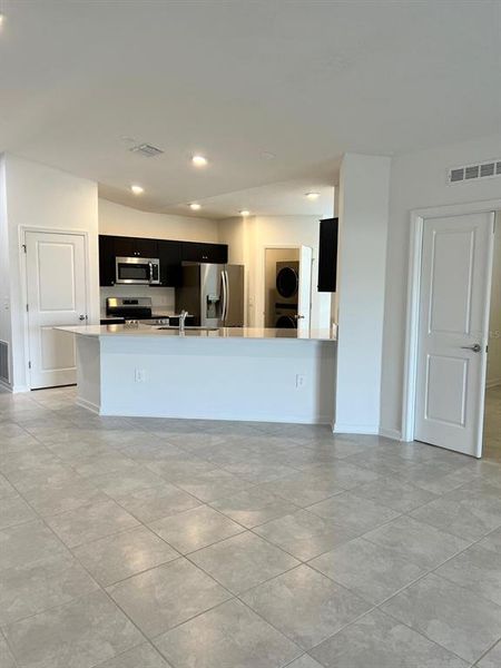 Spacious, unfurnished interior of a new home in Lawson Dunes, Haines City (Image 12).