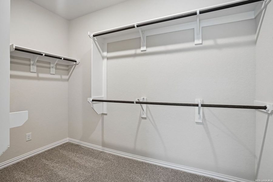 Spacious, unfurnished interior of a new home in Veranda, San Antonio (Image 19).