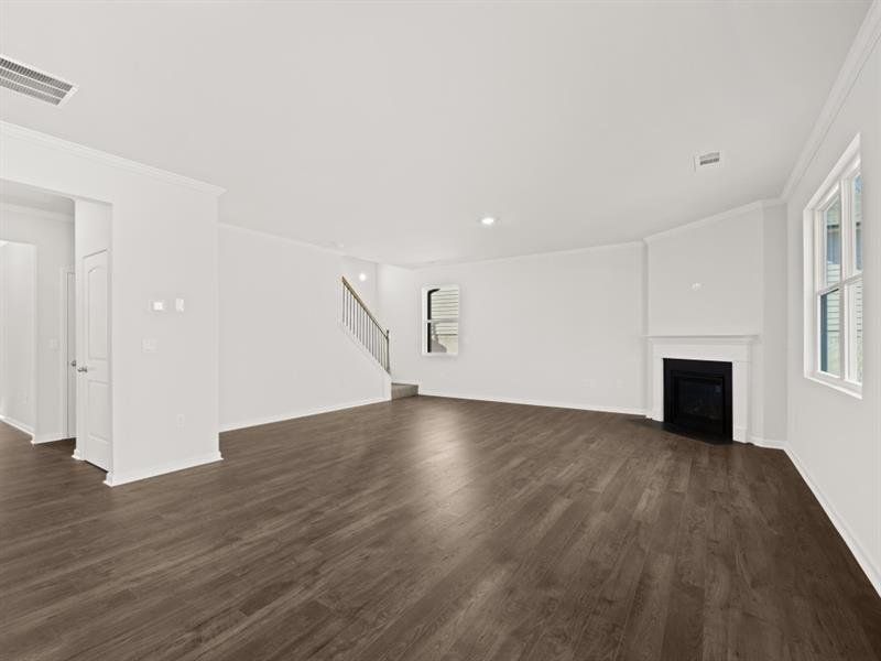 Spacious, unfurnished interior of a new home in Falcon Landing, Gainesville (Image 22).