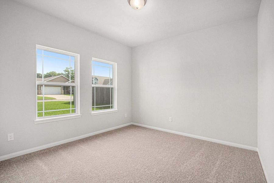 Spacious, unfurnished interior of a new home in Columbia Lakes, West Columbia (Image 20).