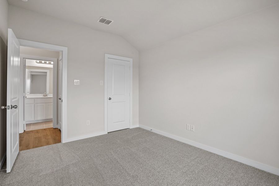 Representative unfurnished interior of a home built from the Waterford III by Cheldan Homes in Stoneview, Glen Rose (Image 44).