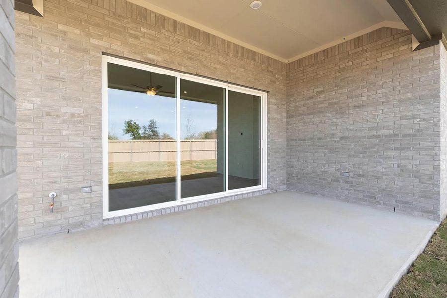 Exterior details and patio area of a home in The Colony - 45', Bastrop (Image 10).