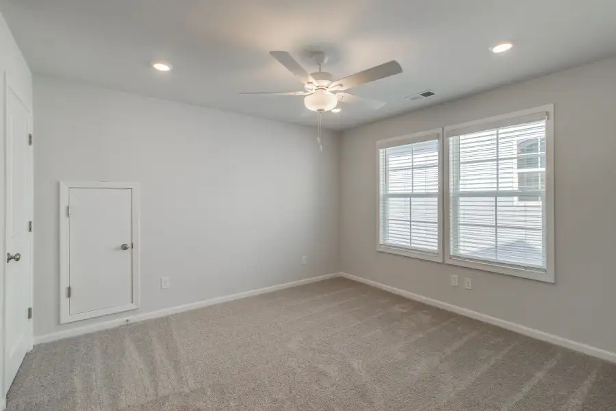 Spacious, unfurnished interior of a new home in Killians Crossing, Blythewood (Image 30).