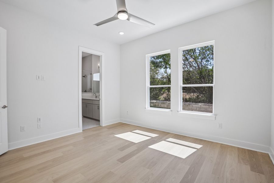 Spacious, unfurnished interior of a new home in Foxfield, Austin (Image 22).
