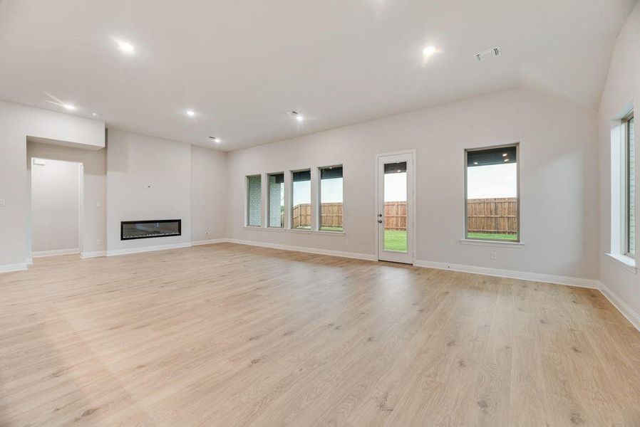 Spacious, unfurnished interior of a new home in Sutton Fields, Celina (Image 33).