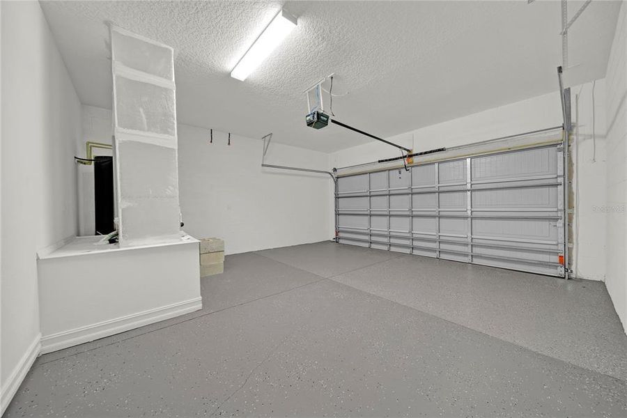 Spacious, unfurnished interior of a new home in , Winter Garden (Image 14).