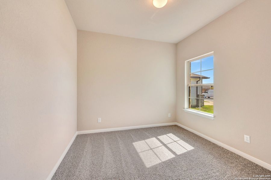 Spacious, unfurnished interior of a new home in Park Place, New Braunfels (Image 21).