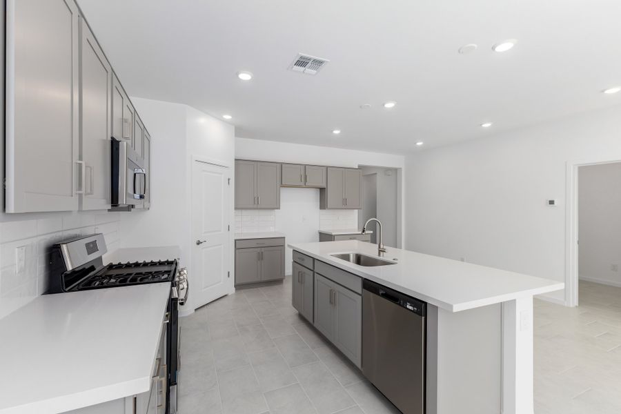 Furnished interior view inside a new home in Frontera, Surprise (Image 4).