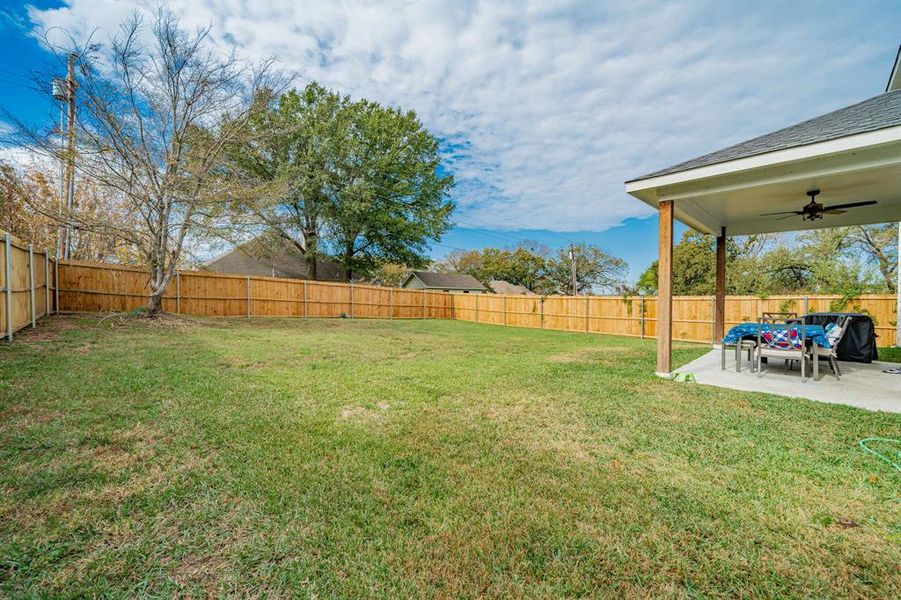 Exterior details and patio area of a home in , Gun Barrel City (Image 4).