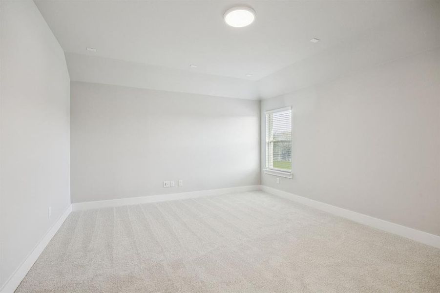 Spacious, unfurnished interior of a new home in Dove Hollow, Waxahachie (Image 26). Spacious, unfurnished interior of a new home in Dove Hollow, Waxahachie (Image 26).