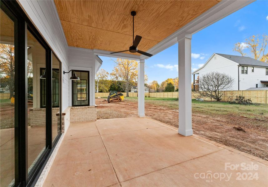 Sliding Pocket Door to Covered Patio