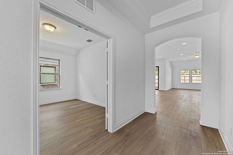 Spacious, unfurnished interior of a new home in Davis Ranch, San Antonio (Image 17). Spacious, unfurnished interior of a new home in Davis Ranch, San Antonio (Image 17).
