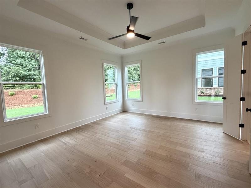 Spacious, unfurnished interior of a new home in Livingstone Park, Kennesaw (Image 23). Spacious, unfurnished interior of a new home in Livingstone Park, Kennesaw (Image 23).