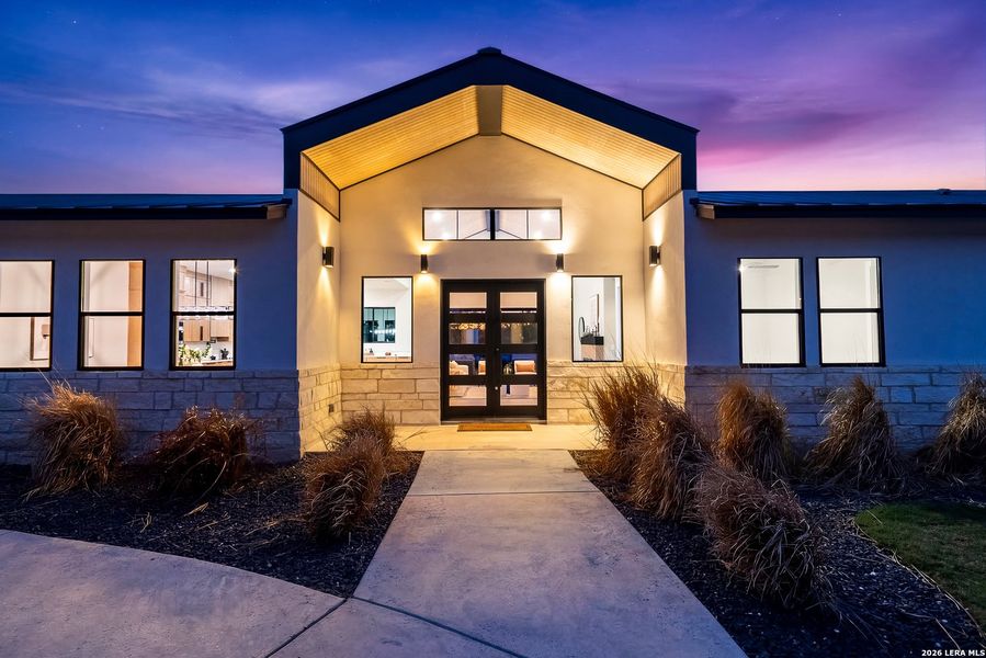 Exterior details and patio area of a home in , San Antonio (Image 29).