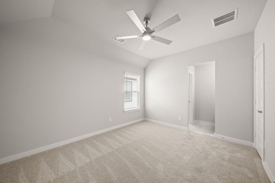 Spacious, unfurnished interior of a new home in Morton Creek Ranch, Katy (Image 22).