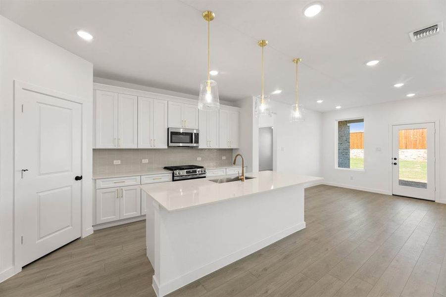 705 Tyronza-Kitchen-2