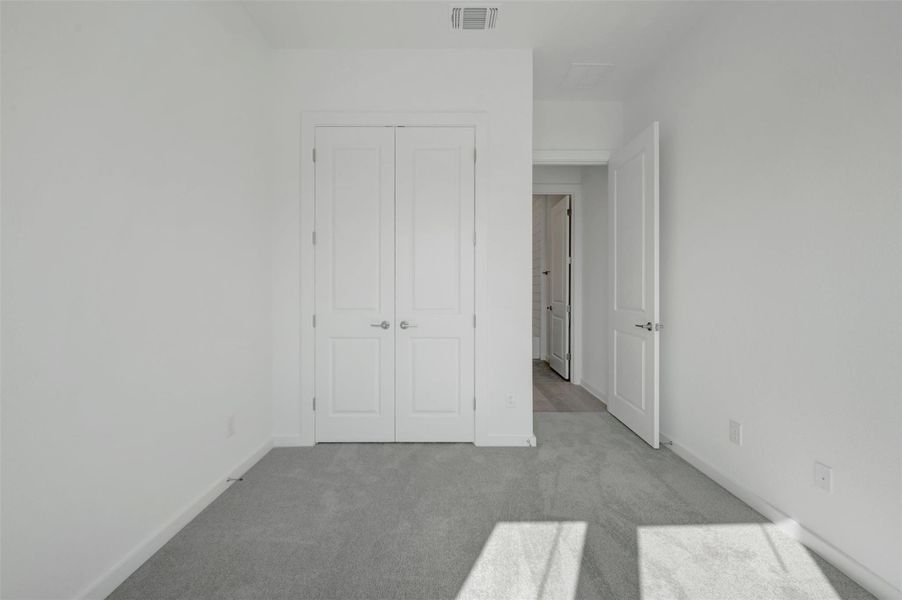 Spacious, unfurnished interior of a new home in Heritage, Dripping Springs (Image 25).