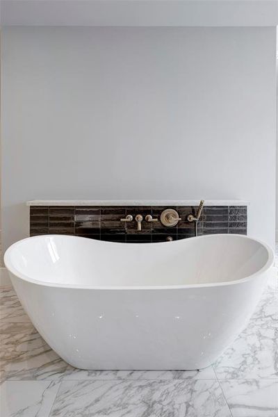 Primary bath features a luxurious soaking tub. Stage of construction as of April 17, 2025. Primary bath features a luxurious soaking tub. Stage of construction as of April 17, 2025.