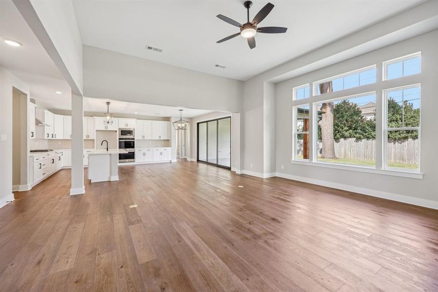 Spacious, unfurnished interior of a new home in , Grapevine (Image 22).