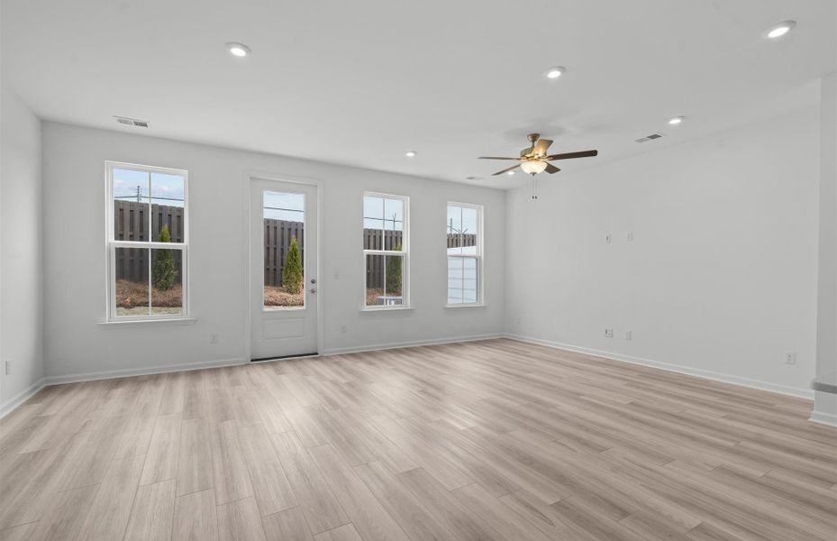 Spacious, unfurnished interior of a new home in Alston Park, Greenville (Image 22).