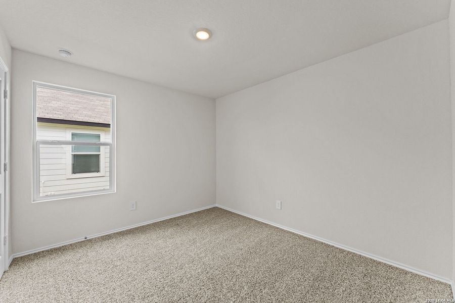 Spacious, unfurnished interior of a new home in Swenson Heights, Seguin (Image 19).