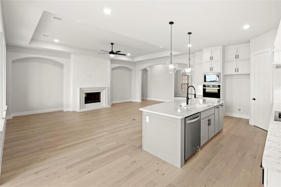 25. 160 Waterview - Kitchen (4)