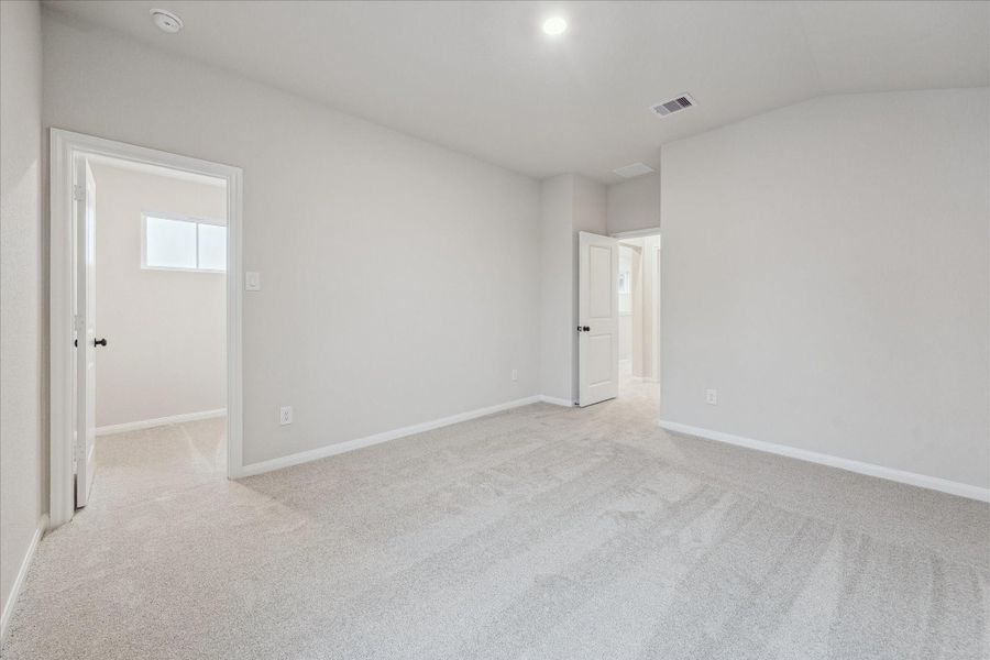 Spacious, unfurnished interior of a new home in Elyson, Katy (Image 27).