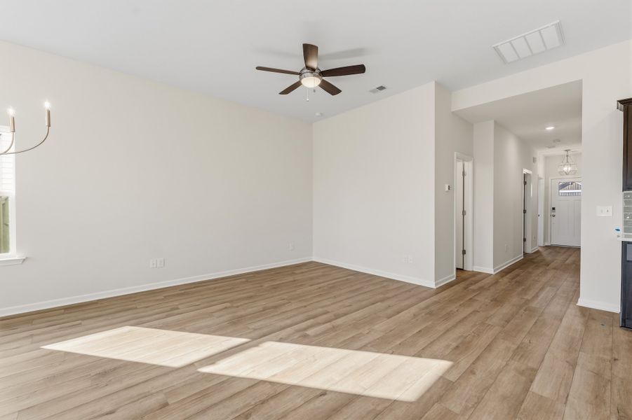 Spacious, unfurnished interior of a new home in Landmark Commons, Boiling Springs (Image 14).