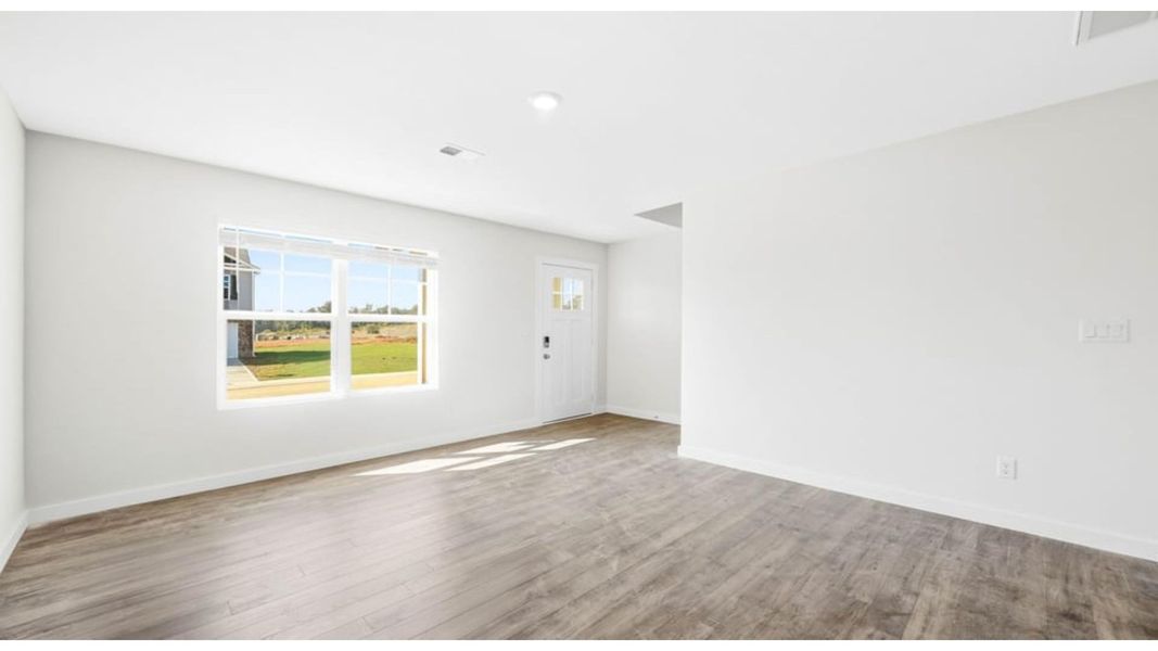Spacious, unfurnished interior of a new home in Johnson Farms, Greeneville (Image 21).