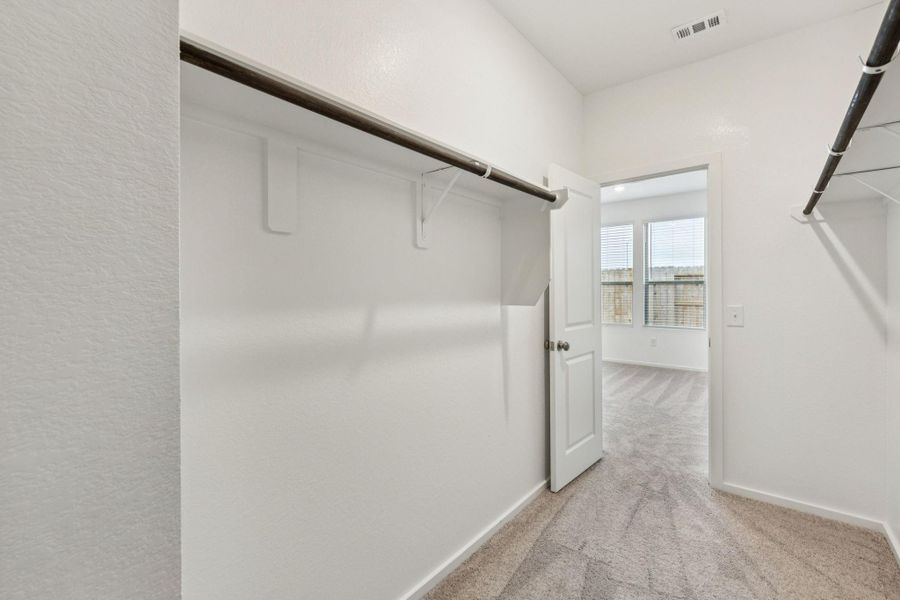 Spacious, unfurnished interior of a new home in Crosby Farms, Crosby (Image 15).