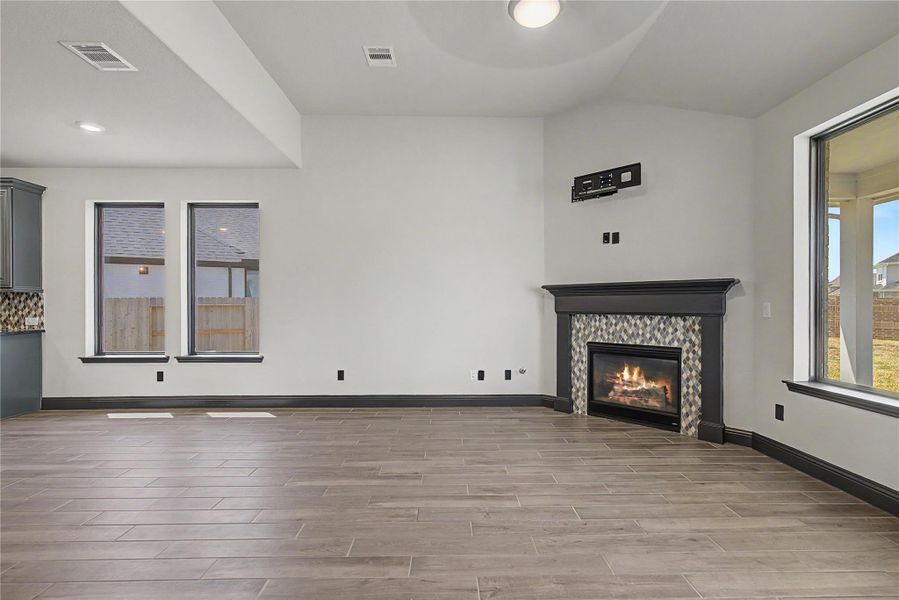 Spacious, unfurnished interior of a new home in , Tomball (Image 31). Spacious, unfurnished interior of a new home in , Tomball (Image 31).