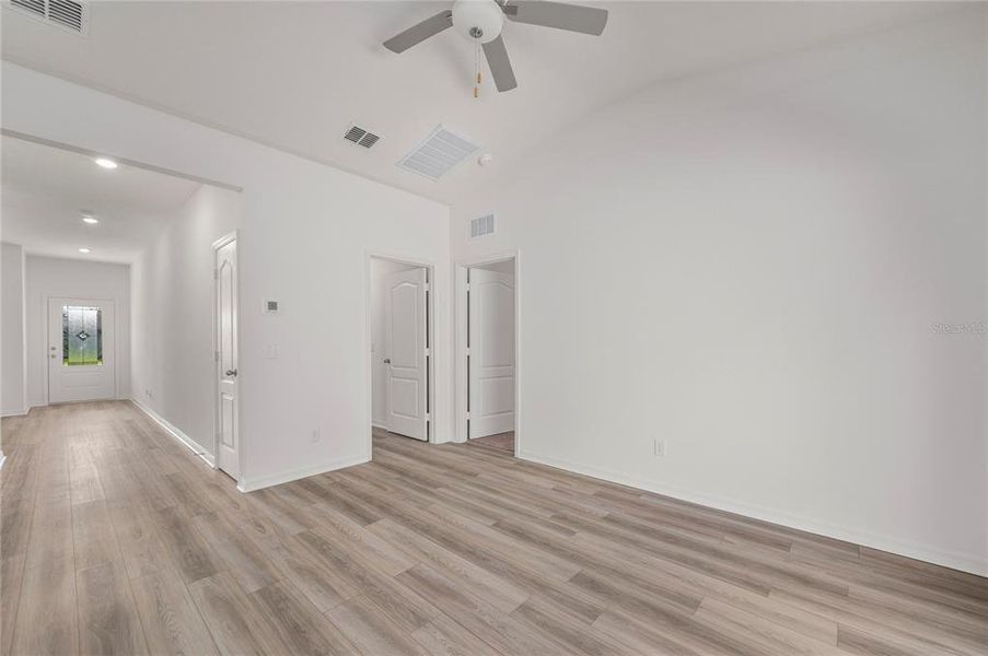 Spacious, unfurnished interior of a new home in Poinciana, Poinciana (Image 14).