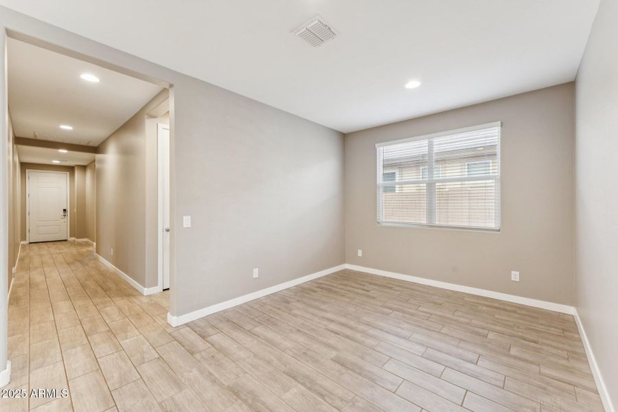 008-dining-area 008-dining-area