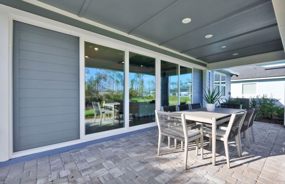 Representative exterior details of a home built from the Whitestone by Pulte Homes in Seminole Palms, Palm Coast (Image 3).